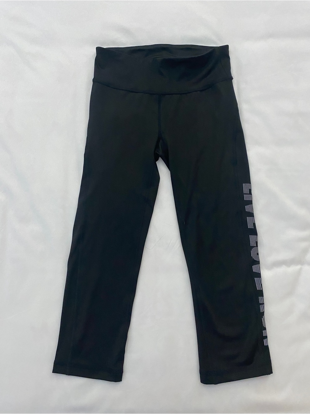 Women’s Live Love Dream Black Capri Leggings Size Small